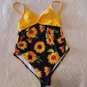 🌺 🎉Host Pick🎉 NWT Ziola Maternity Swimsuit